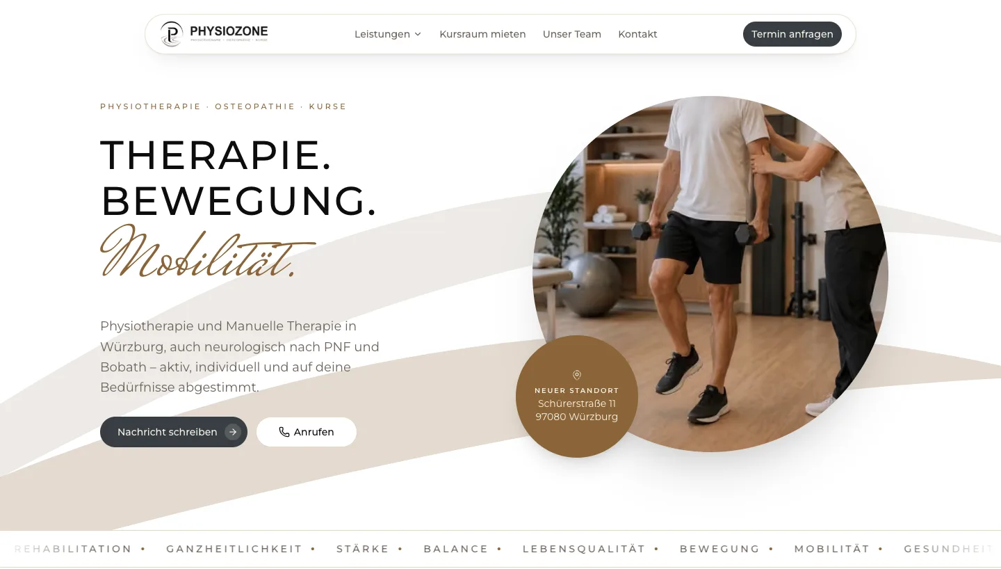 Startseite der PhysioZone-Website mit der Überschrift Therapie, Bewegung, Mobilität und dem Hinweis auf den neuen Standort in der Schürerstraße 11